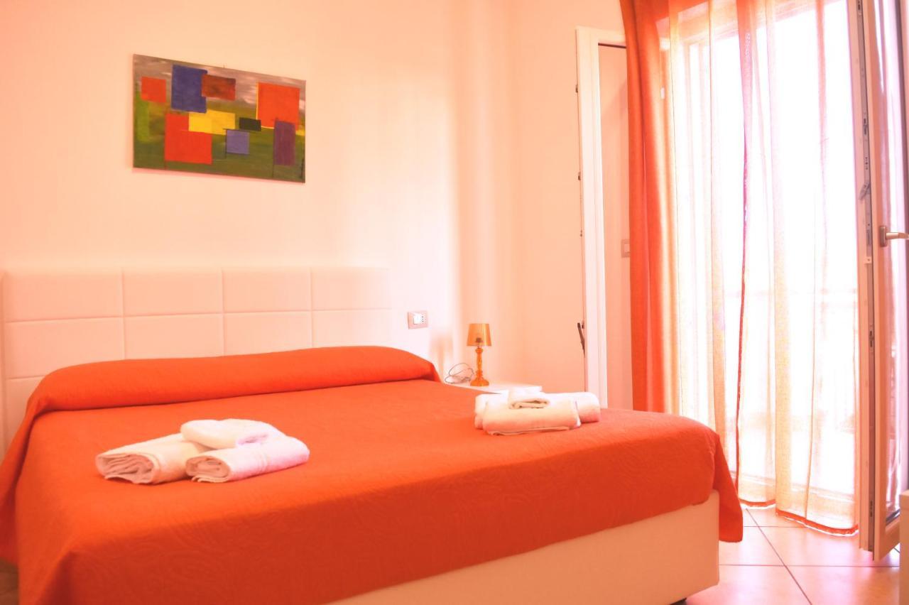 Bed & Breakfast Domus Pepe Scalea Eksteriør billede